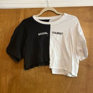 Social Tourist by Hollister cropped tee
